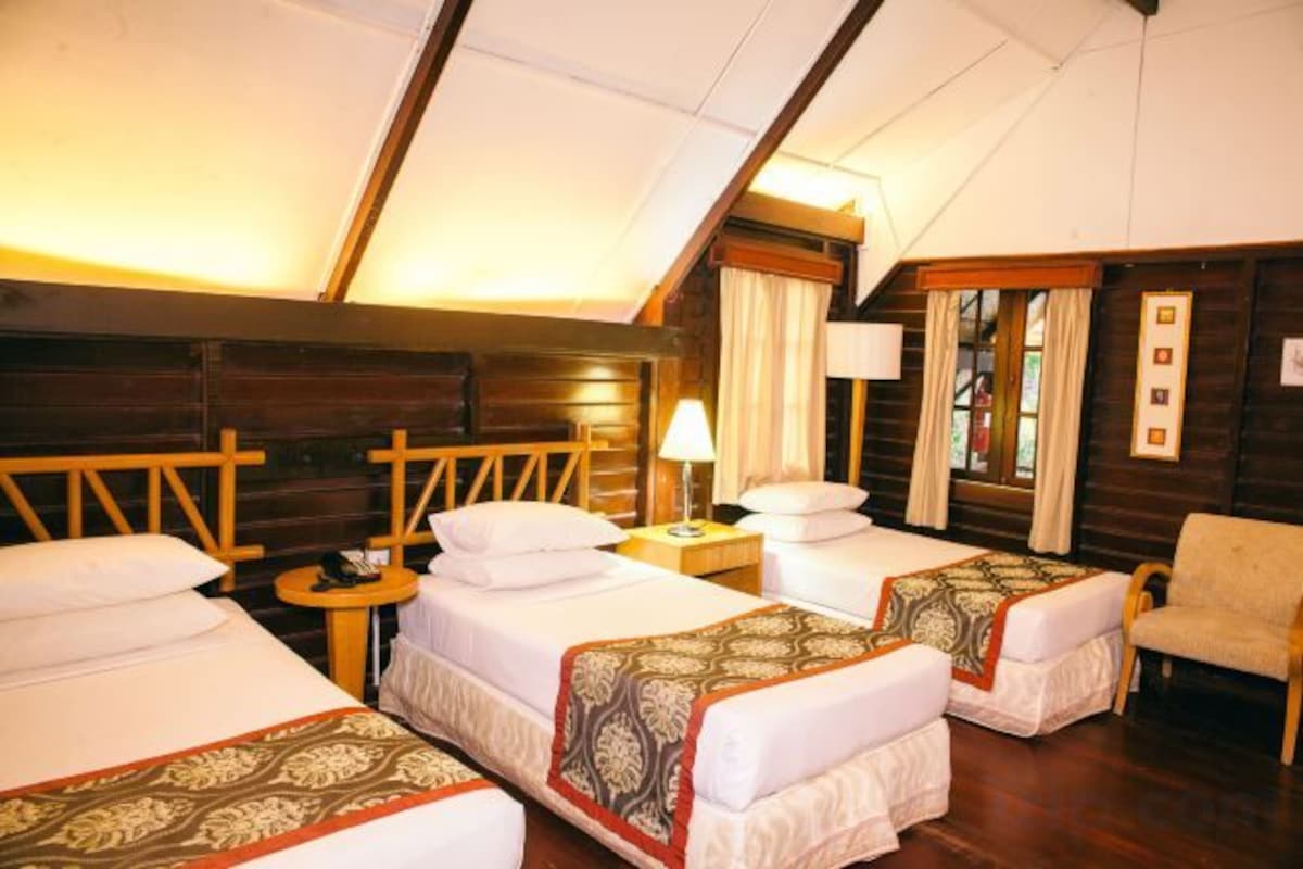 In-room safe, bed sheets