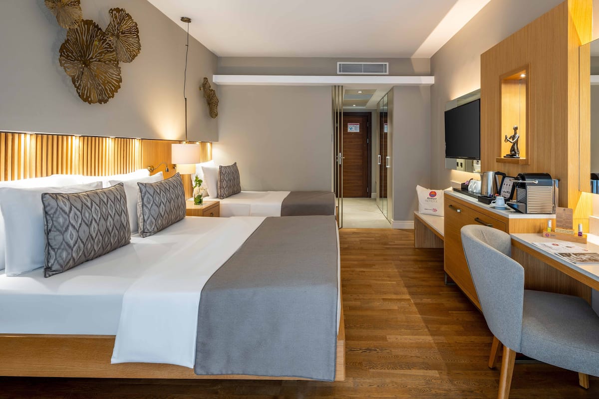 1 habitación y minibar con artículos gratuitos