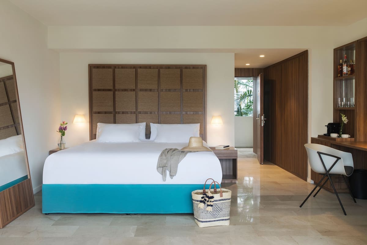 Ropa de cama de alta calidad y minibar