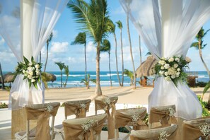 Outdoor wedding area - Excellence Punta Cana - Adults Only All Inclusive (Punta Cana)