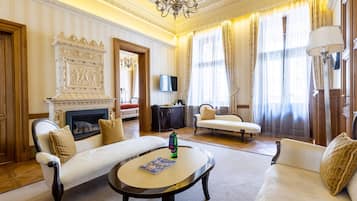 Depandance Pupp Quisisana Suite (Wellness access) | Opholdsområde | Fladskærms-tv