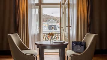 Premier Suite front view (Wellness access) | View from room
