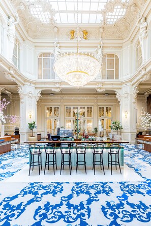 Petit déjeuner buffet (550 CZK par personne)