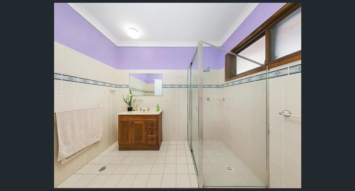 tuckeroo retreat budget accommodation | bathroom | shower, free toiletries, hair dryer, towels