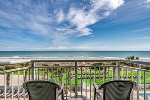 Studio Deluxe, 2 grands lits, en front de mer | Vue sur la plage/l’océan