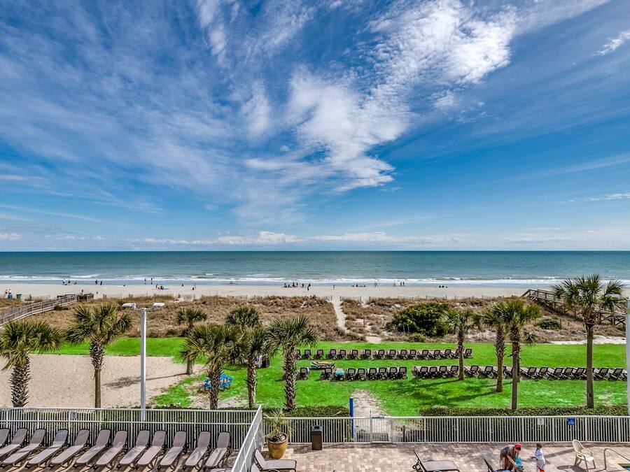 Deluxe Studio, 2 Queen Beds, Oceanfront | Beach/ocean view