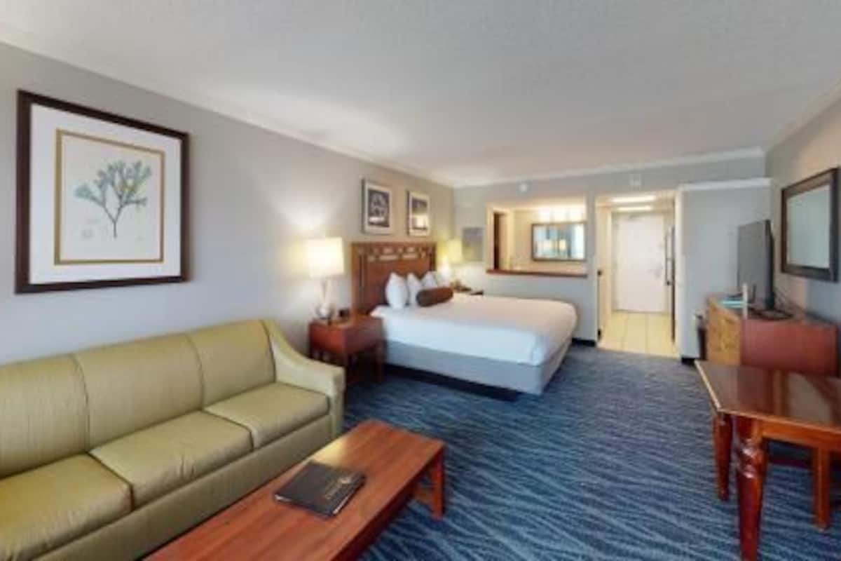 Iron/ironing board, free WiFi, bed sheets, wheelchair access
