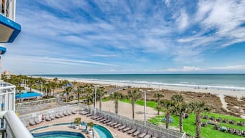 Deluxe Studio, 2 Queen Beds, Oceanfront | Beach/ocean view