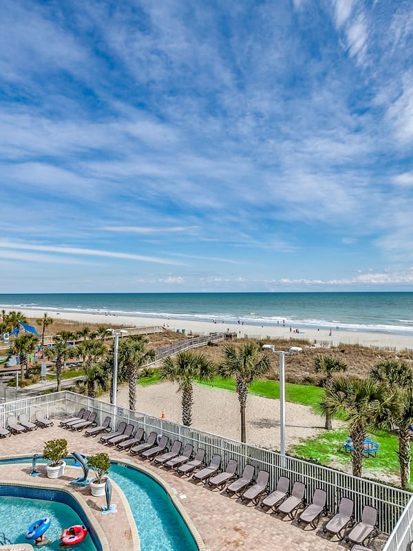 Deluxe Studio, 2 Queen Beds, Oceanfront | Beach/ocean view