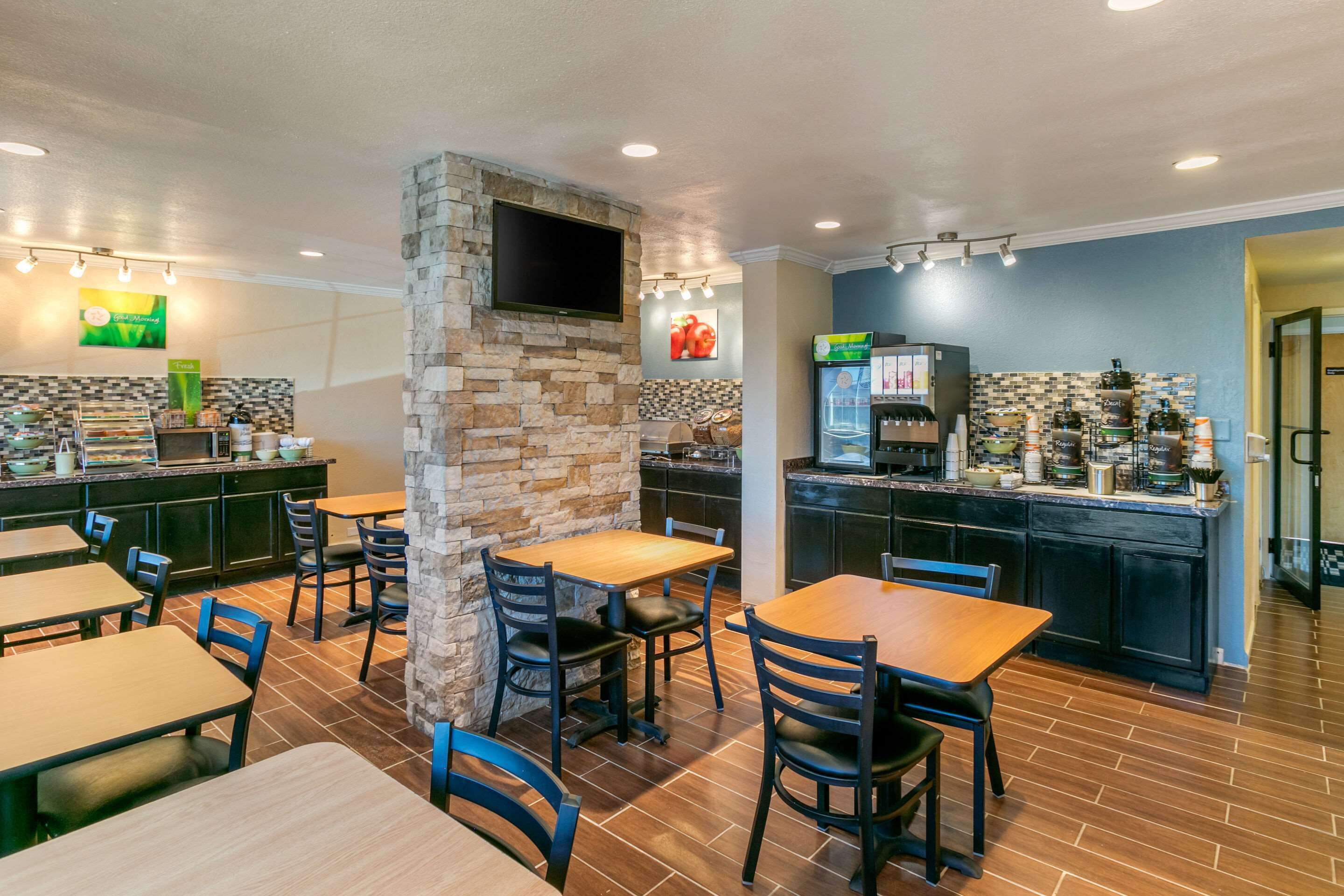 Free daily full breakfast