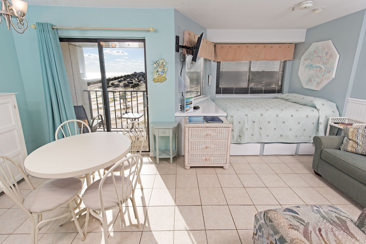 Studio | 1 bedroom, individually decorated, individually furnished