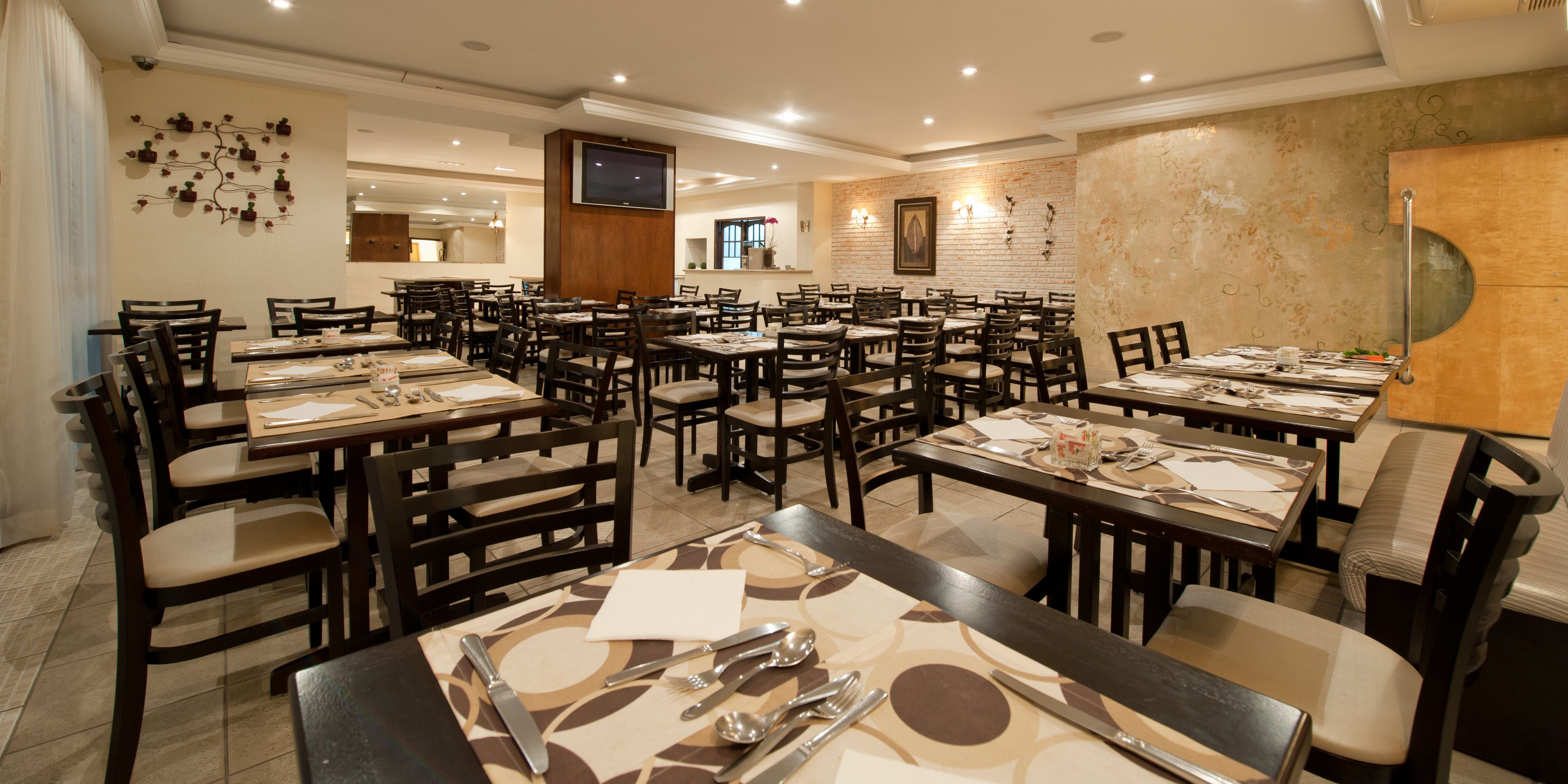 breakfast, lunch, dinner served; international cuisine