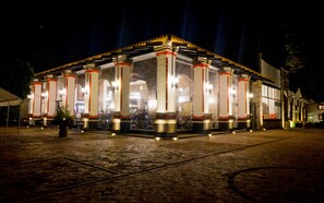 2 间餐厅,供应早餐