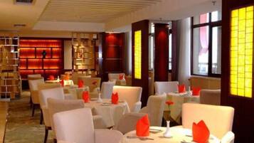 2 restaurants, breakfast, lunch, dinner served; Chinese cuisine