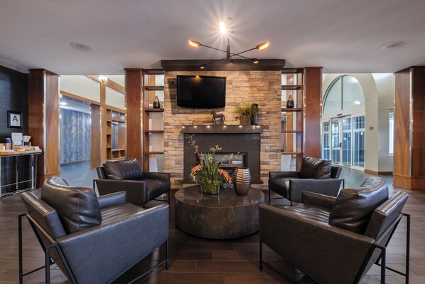 Breakfast and dinner served, American cuisine