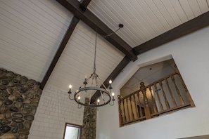 Interior detail - The Inn at Truckee (Truckee)