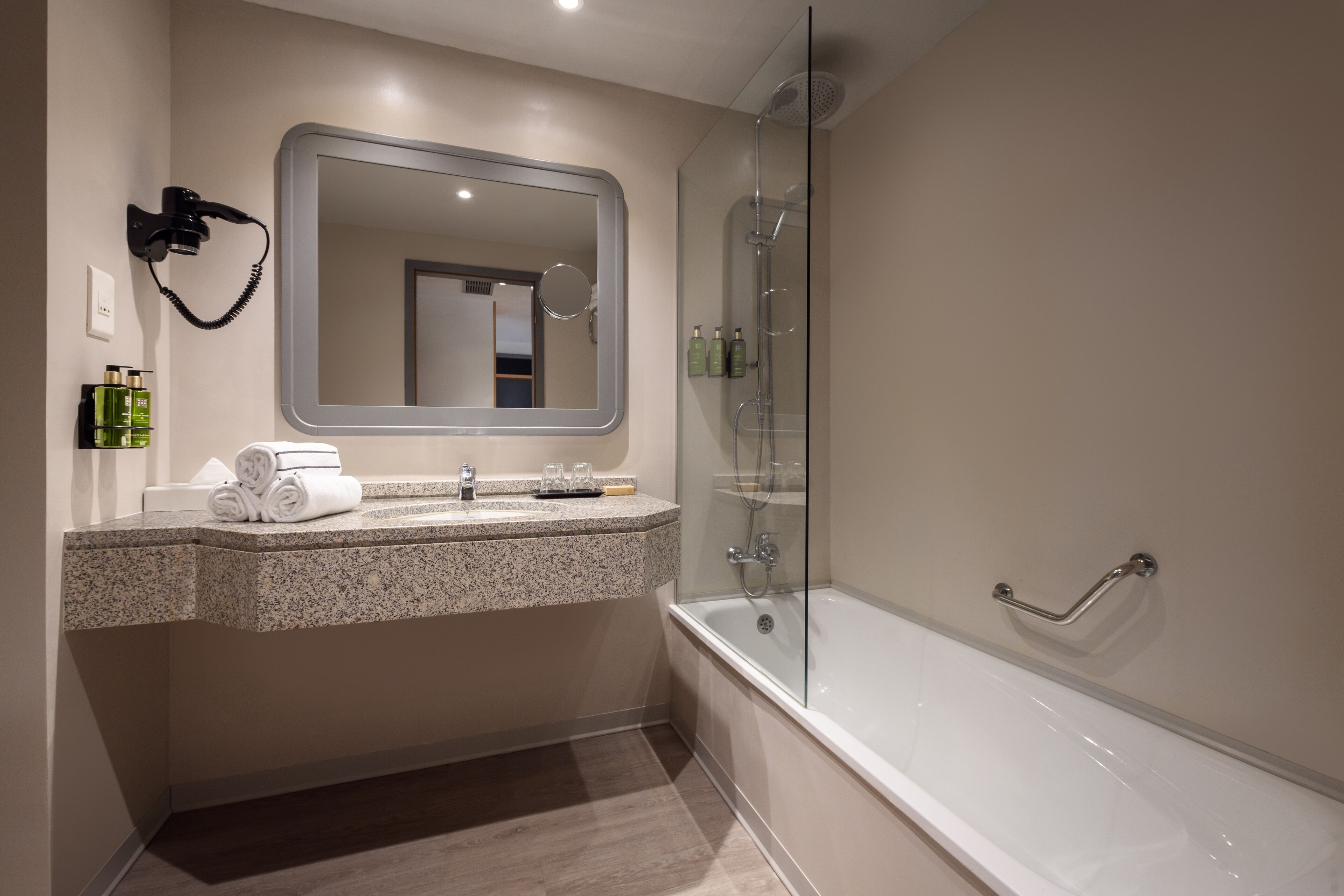 master suite | bathroom | bathtub, free toiletries, hair dryer, bidet