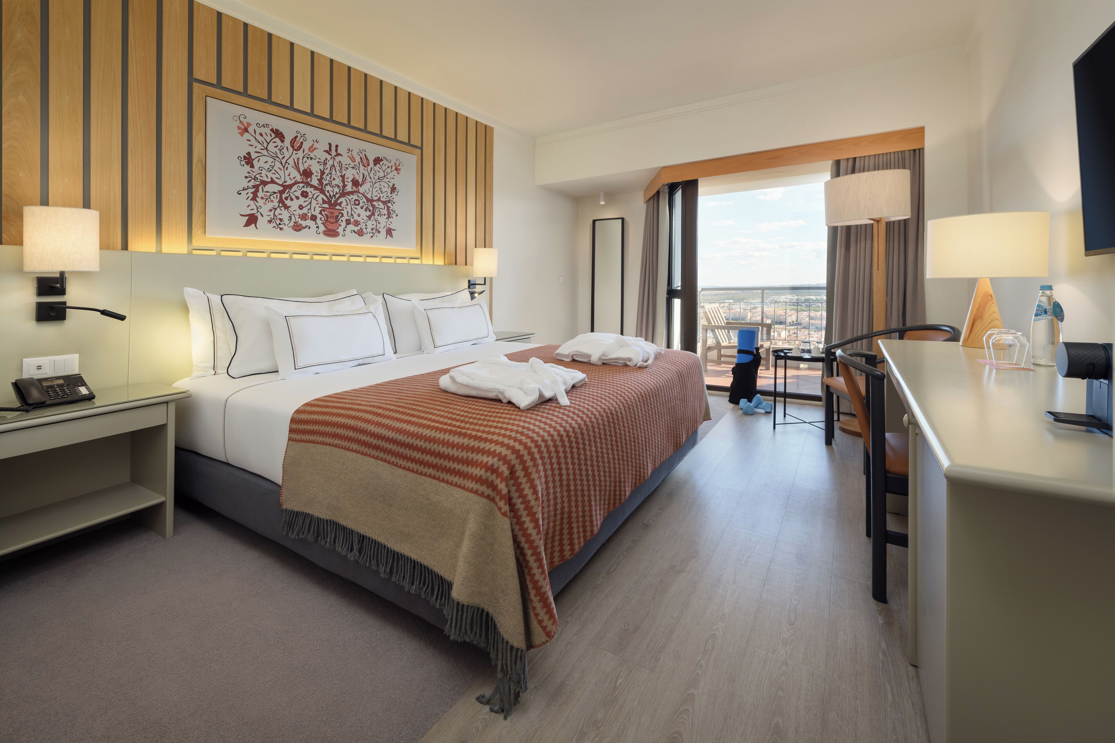 Premium Double City View | Minibar, caja fuerte, sistema de insonorización
