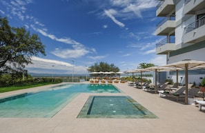 Indoor pool, outdoor pool - Melia Castelo Branco (Castelo Branco)
