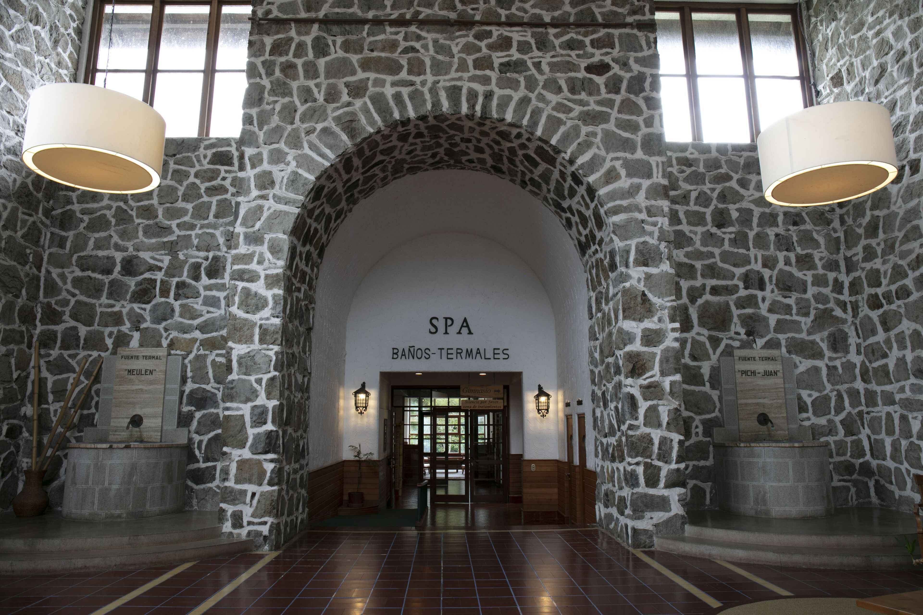 sauna, steam room, hot springs/mineral springs, body treatments