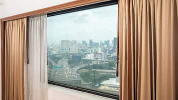 Suite familiare, 2 camere da letto | 1 camera, minibar, una cassaforte in camera, una scrivania