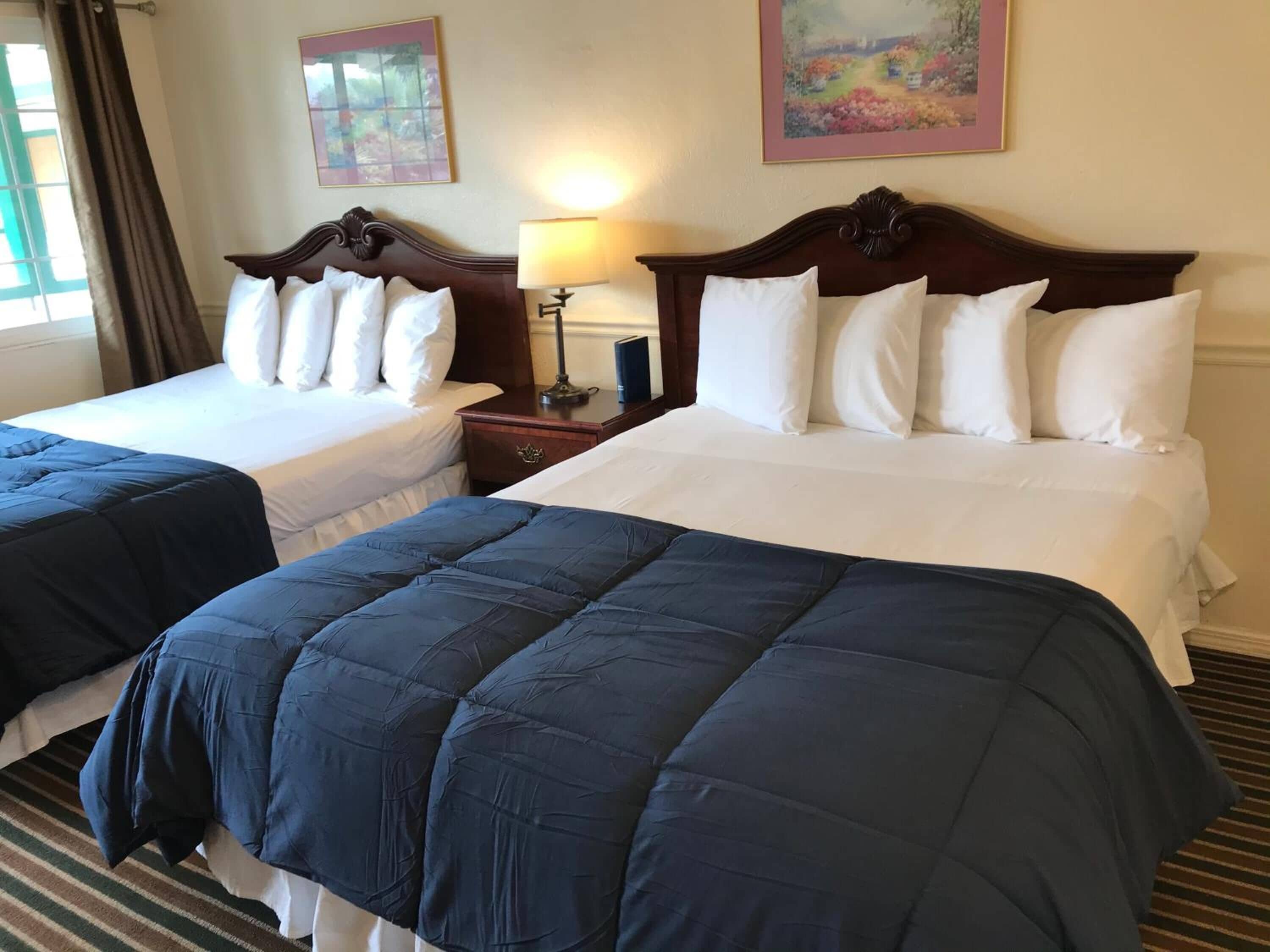 Photo - Monterey Pines Inn