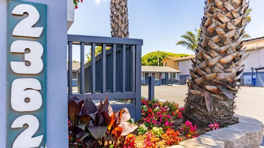 Monterey Fireplace Inn