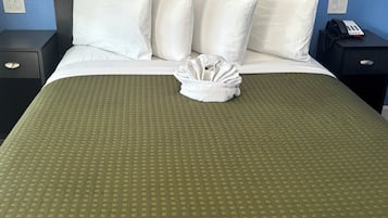 Standard-Einzelzimmer, 1 Queen-Bett | Hochwertige Bettwaren, Daunenbettdecken