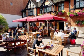 Breakfast, lunch, dinner served; British cuisine, alfresco dining 