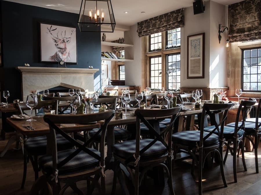 Serviço de café da manhã, culinária britânica, restaurante ao ar livre