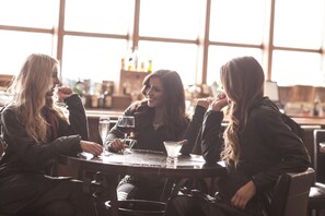 Lounge - Mammoth Mountain Inn (Mammoth Lakes)