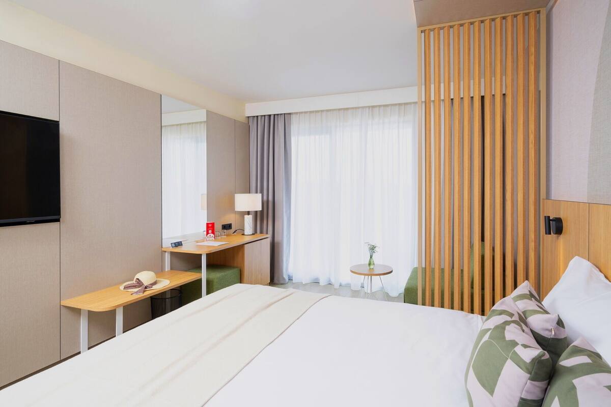 Premium room with balcony sea side