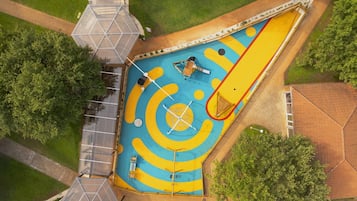Außen-Kinderspielplatz