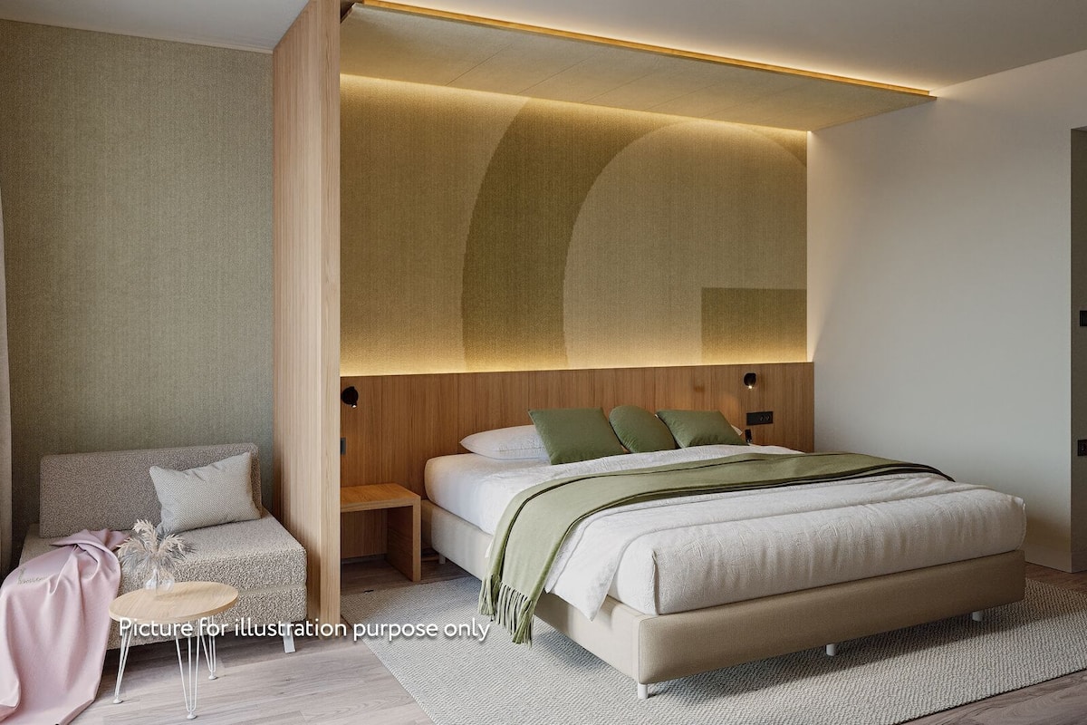 Frigobar, cofres nos quartos, escrivaninha, cortinas blackout