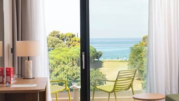 Premium room with balcony sea side | Parveke