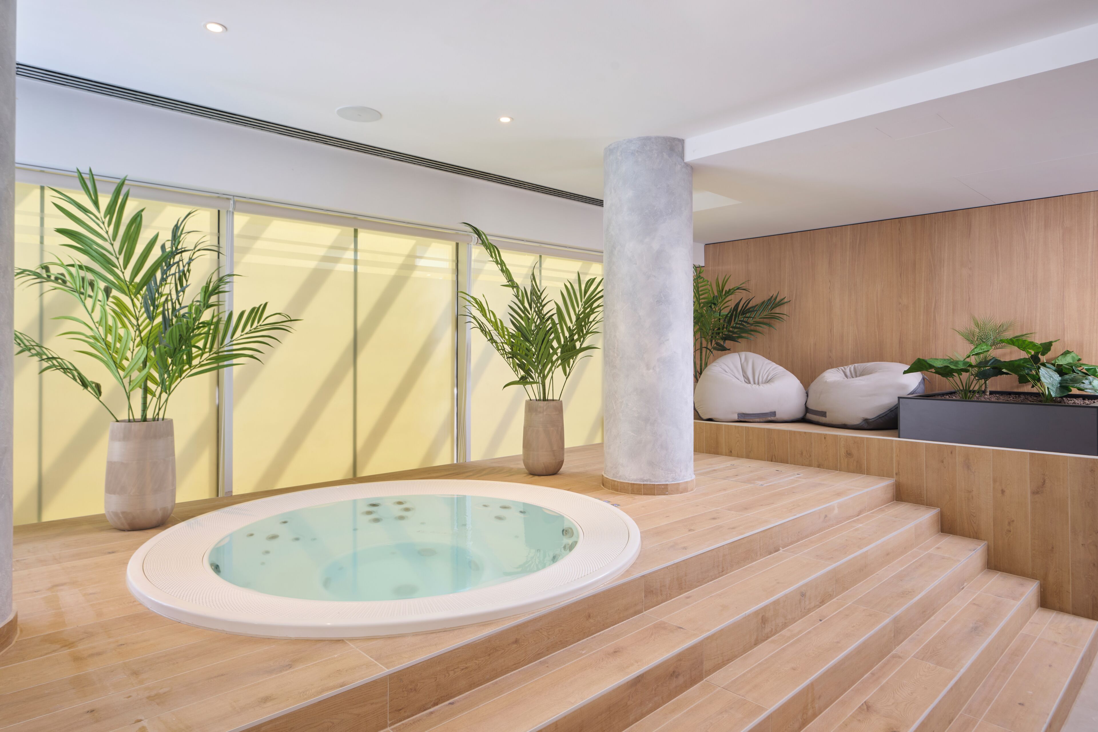 Un sauna, baño turco, masajes con piedras calientes, masajes deportivos