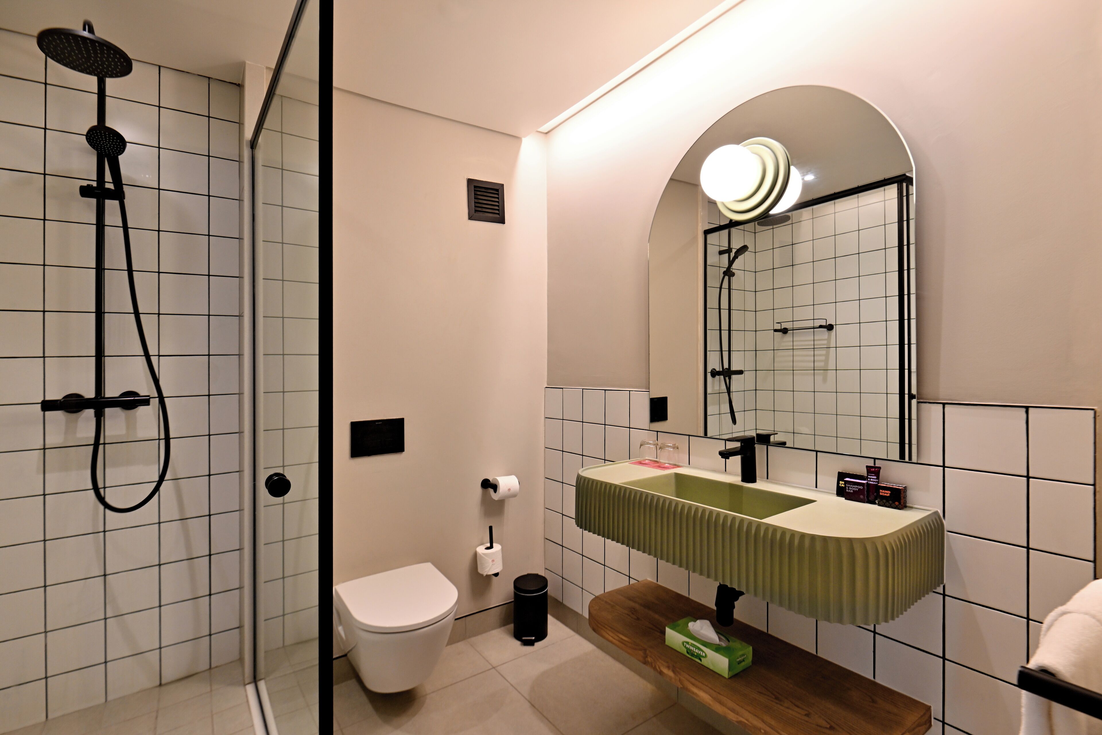 separate bathtub and shower, free toiletries, hair dryer, towels