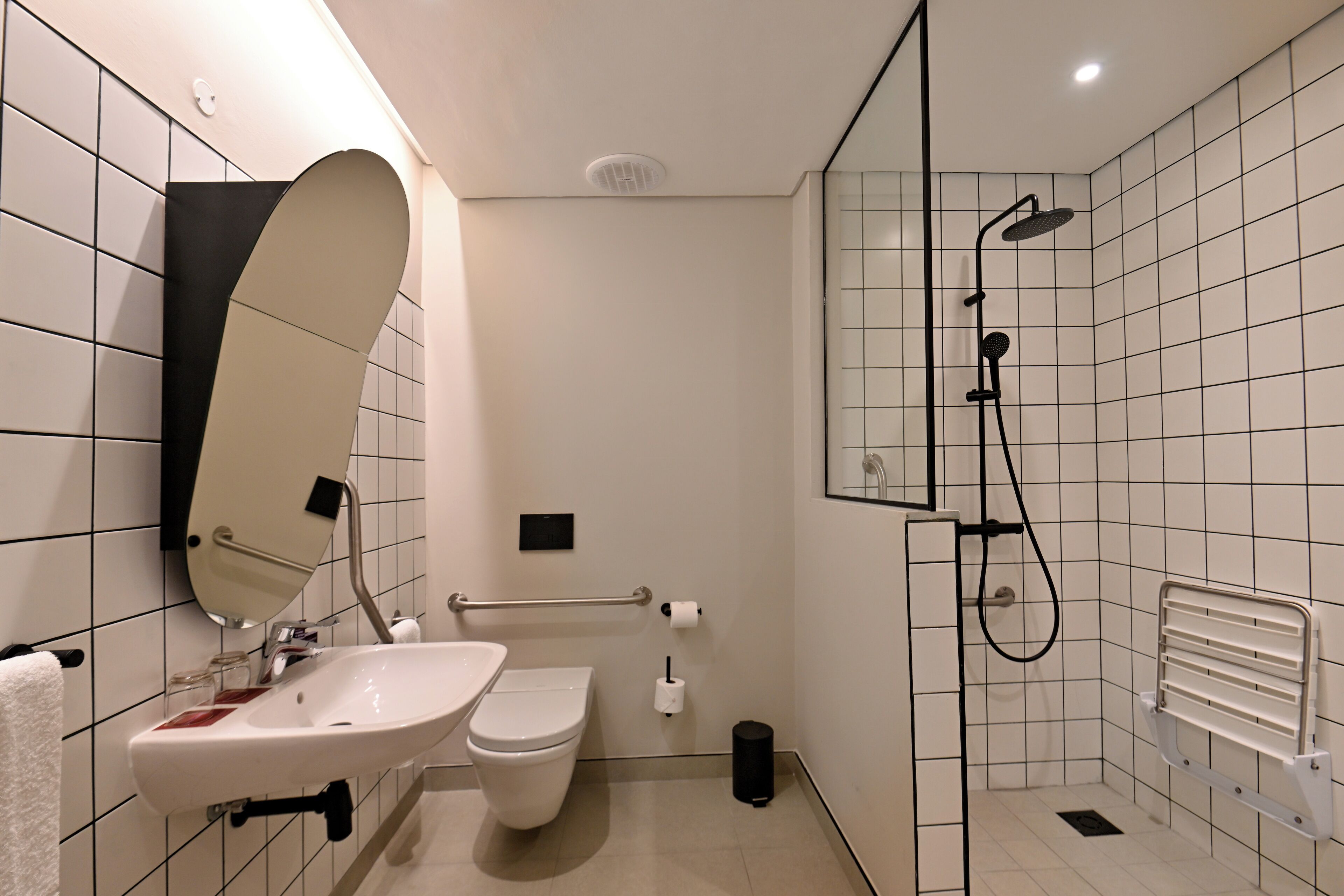 separate bathtub and shower, free toiletries, hair dryer, towels