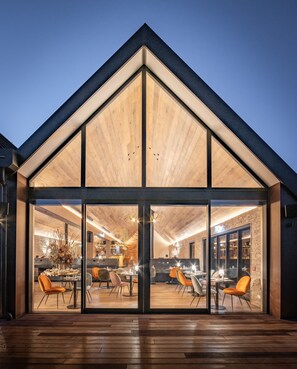 Exterior detail - Kamana Lakehouse (Queenstown)