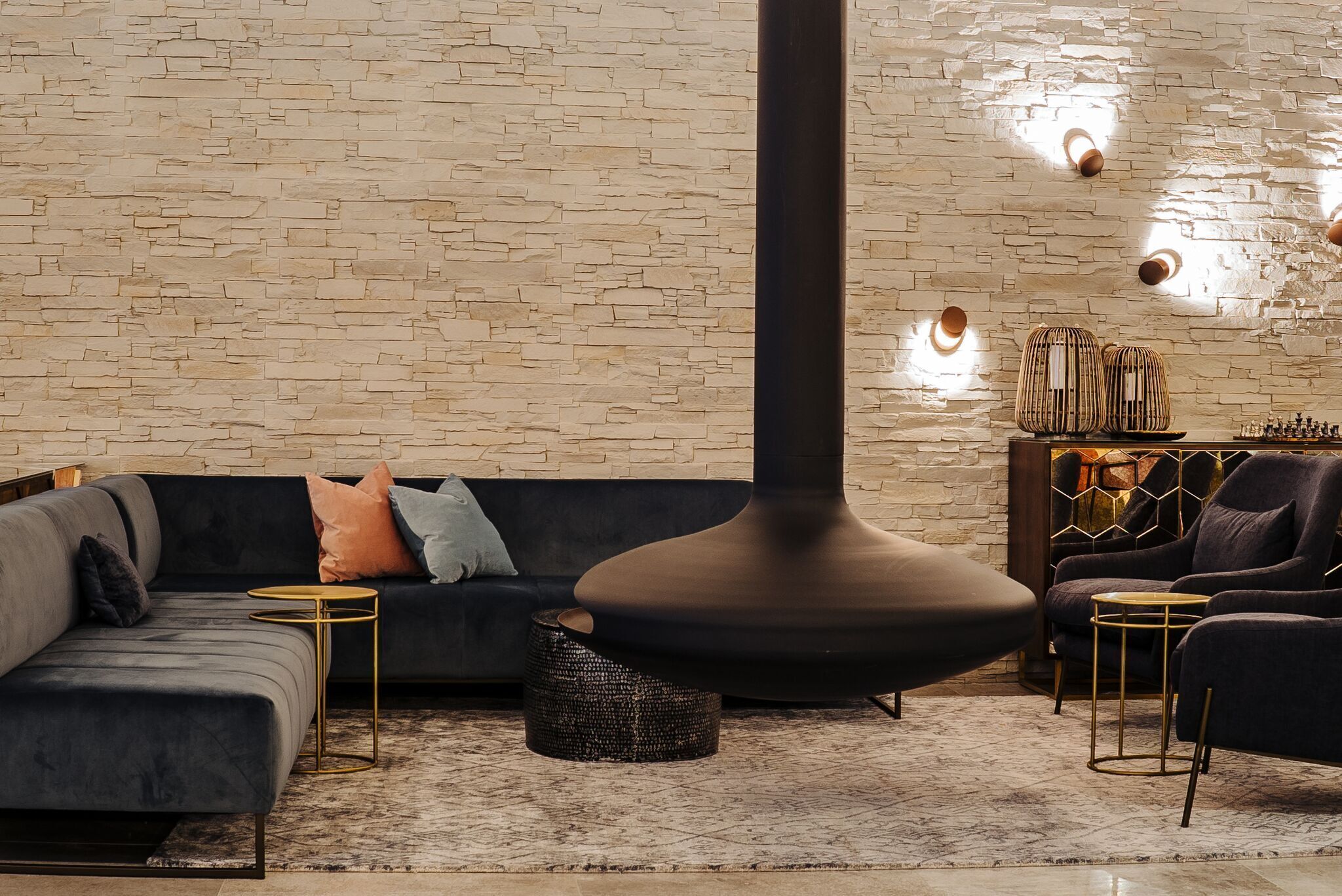 breakfast and dinner served