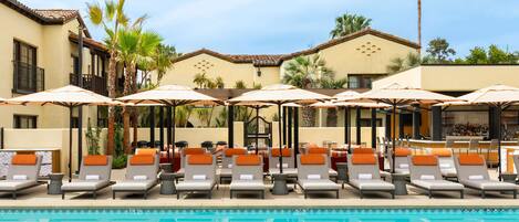 Outdoor pool, cabanas (surcharge), pool umbrellas