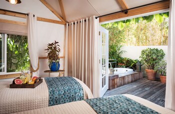 Couples treatment rooms, body treatments, aromatherapy at Estancia La Jolla Hotel & Spa