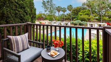 Room, 1 King Bed (Estate) | Room amenity