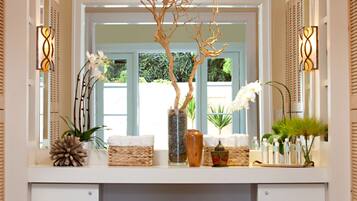 ์ปคํ ํธ๋ฆฌํธ๋จผํธ๋ฃธ, ์ ์ ํธ๋ฆฌํธ๋จผํธ, ์๋ก๋งํ
๋ผํผ, ํซ์คํค ๋ง์ฌ์ง, ๋ฅํฐ์ ๋ง์ฌ์ง, ์ค์จ๋ด์ ๋ง์ฌ์ง