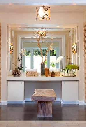 Couples treatment rooms, body treatments, aromatherapy