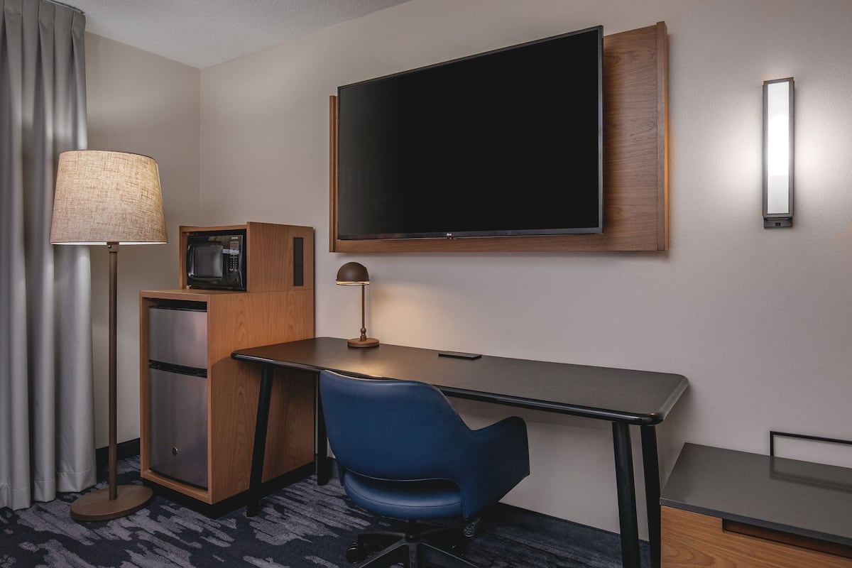 hypo-allergenic bedding, in-room safe, desk, blackout curtains