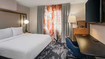 Hypo-allergenic bedding, in-room safe, desk, blackout curtains