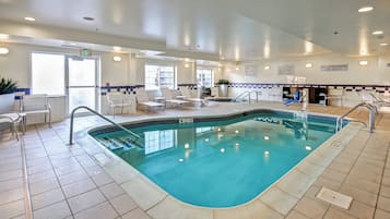 Indendørs pool