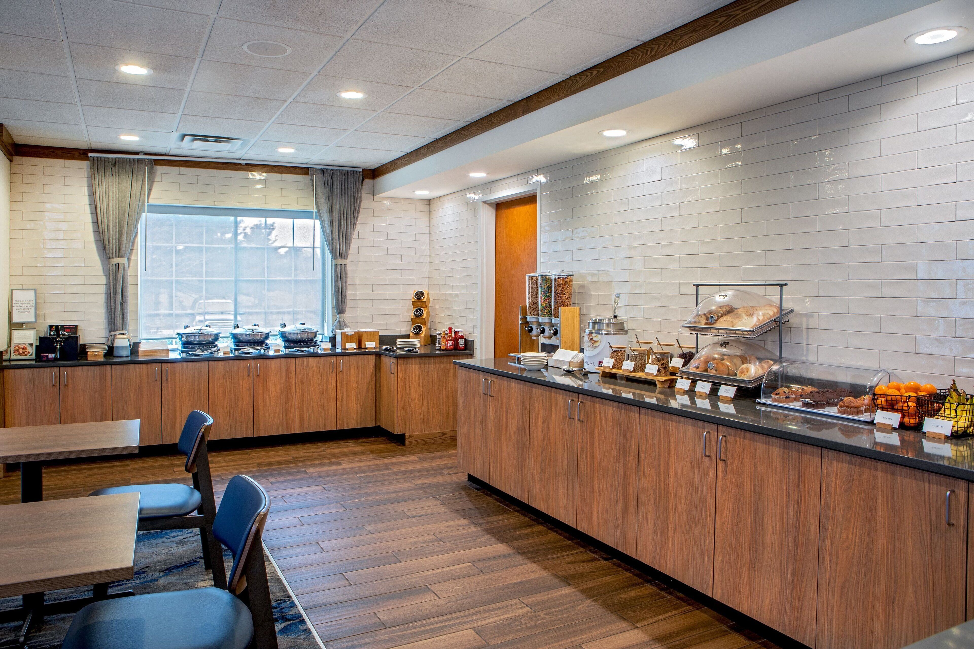 free buffet breakfast