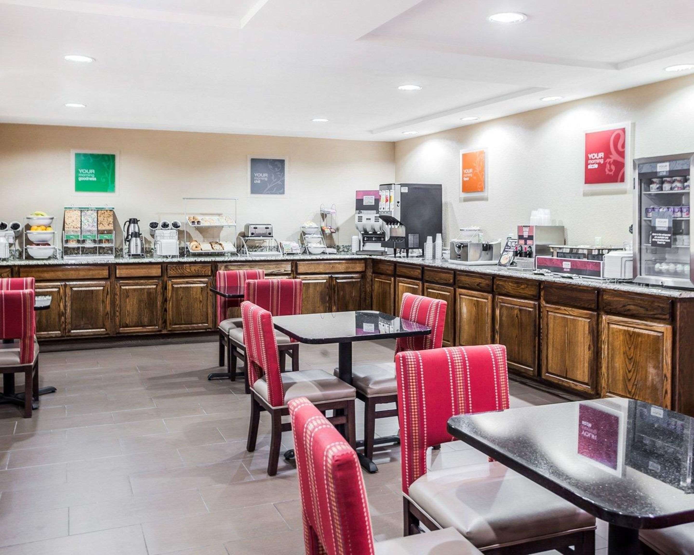 free buffet breakfast